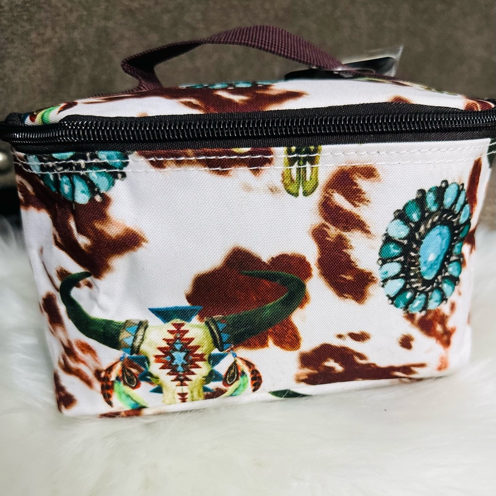 The cutest Ranch Case 😍🐮⚡️

Great for Makeup, Pens, Organization, etc!